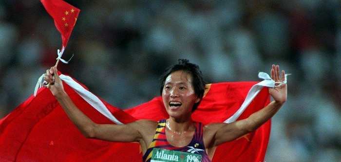 世界杯直播入口合集-“体坛败类”马俊仁有多狠？逼队员集体切阑尾，还亲自为女队员打禁药|马家军|世界大学生运动会|曲云霞|田径比赛|藏獒_新浪体育_新浪新闻