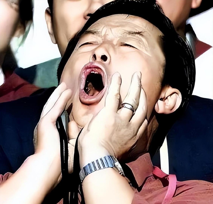 世界杯直播入口合集-“体坛败类”马俊仁有多狠？逼队员集体切阑尾，还亲自为女队员打禁药|马家军|世界大学生运动会|曲云霞|田径比赛|藏獒_新浪体育_新浪新闻