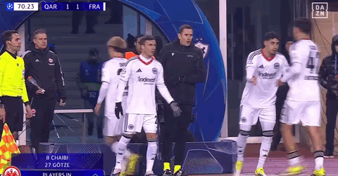 世界杯官方平台下载-法兰克福2-3遭卡拉巴赫读秒绝杀被提前淘汰，卡米洛-杜兰梅开二度