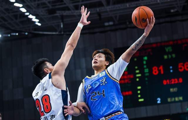 世界杯高清平台-北京首钢遭遇大面积伤病!四大主力相继伤停,许利民面临下课危机