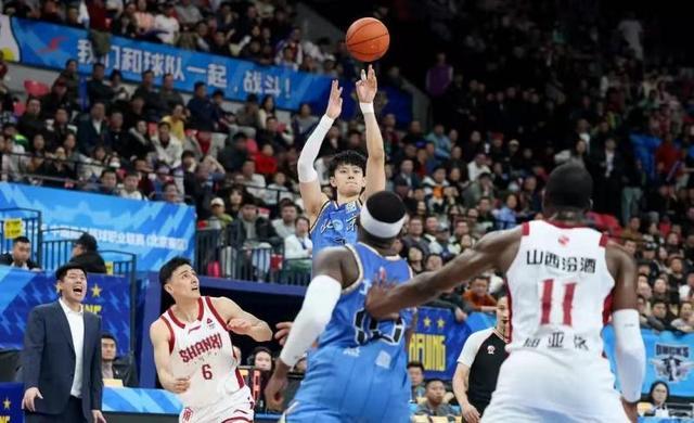 世界杯app下载-CBA|曾凡博腰部旧伤复发 归期待定