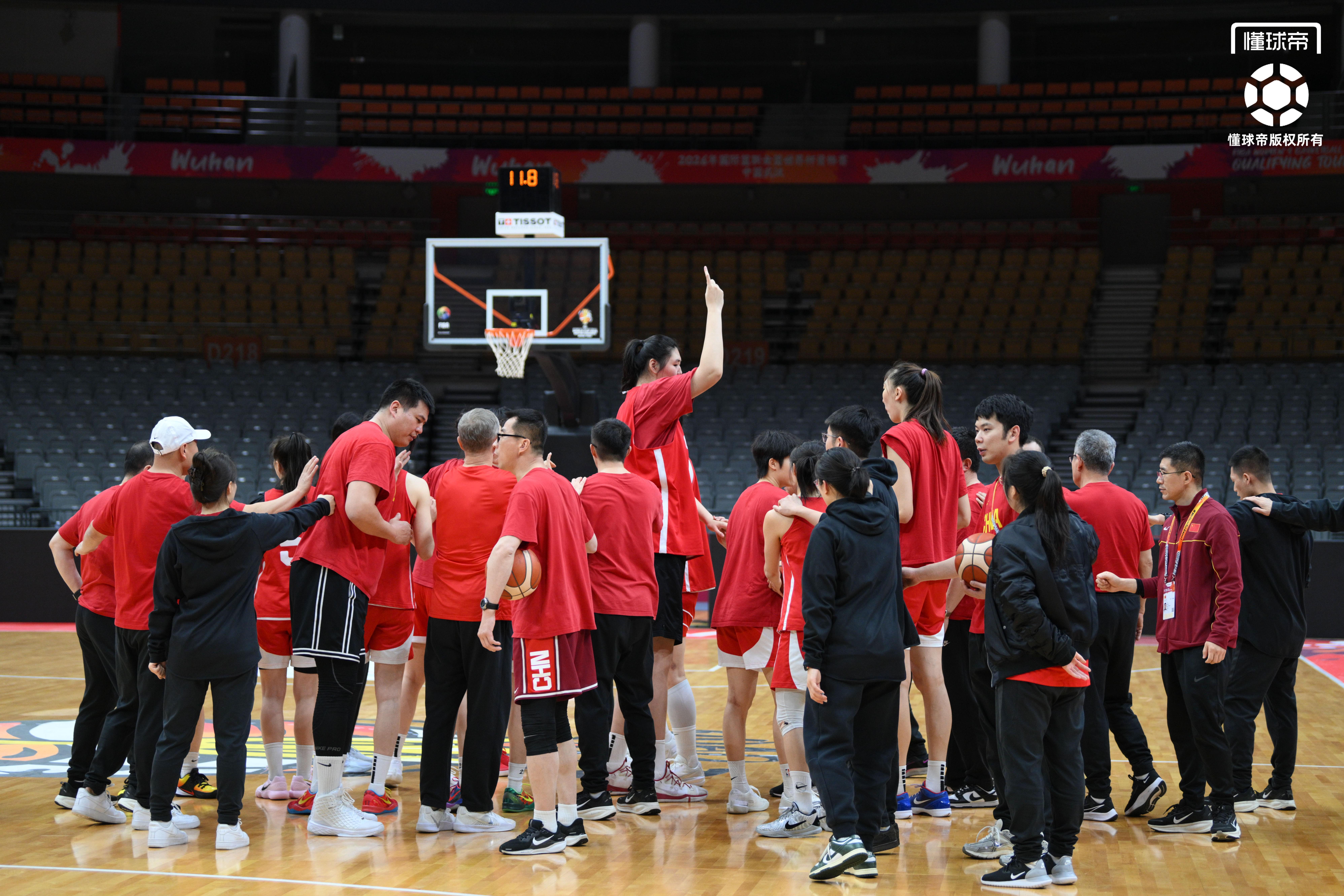 世界杯手机观看-中国女篮世预赛最后一练，王治郅到场观看&amp;amp;全队精神饱满